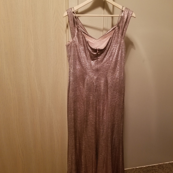 Formal gown - Picture 2 of 3